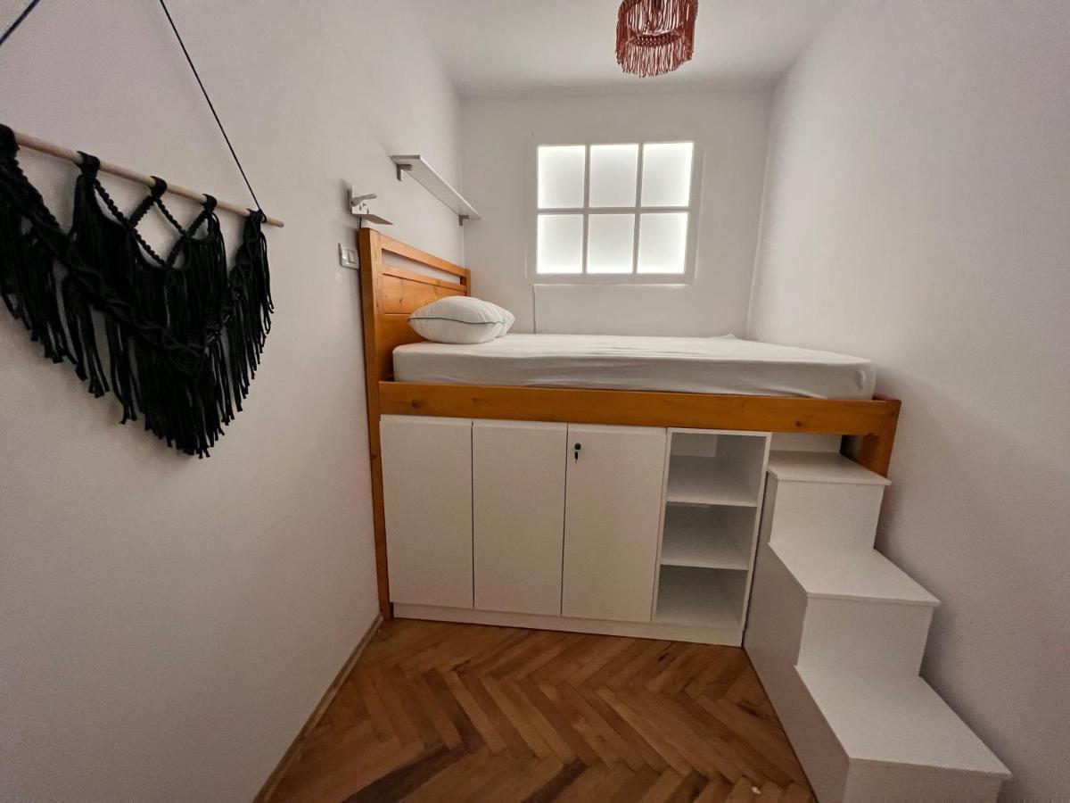 Trip'N'Hostel Chill Zone Тирана Екстер'єр фото