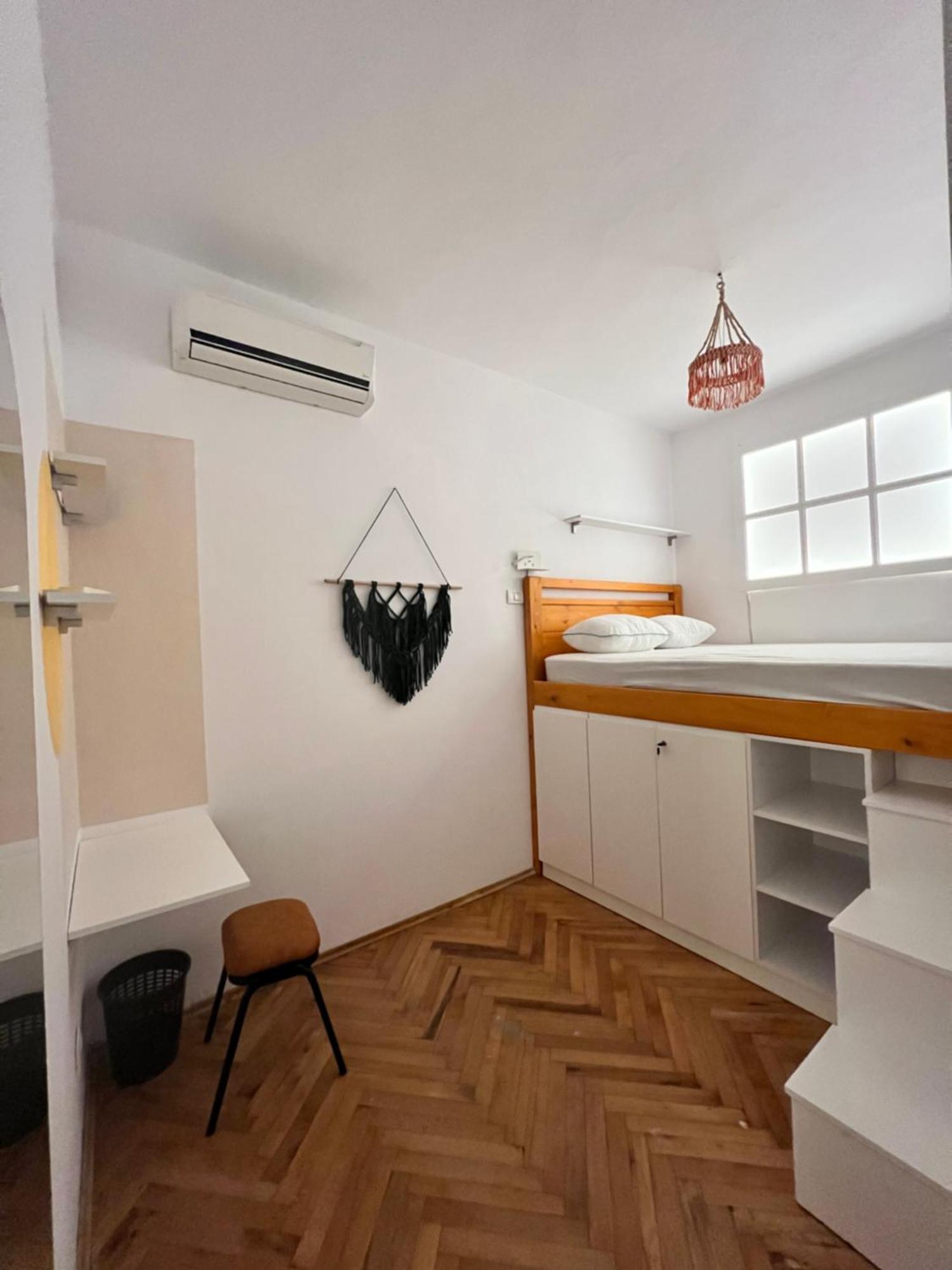 Trip'N'Hostel Chill Zone Тирана Екстер'єр фото