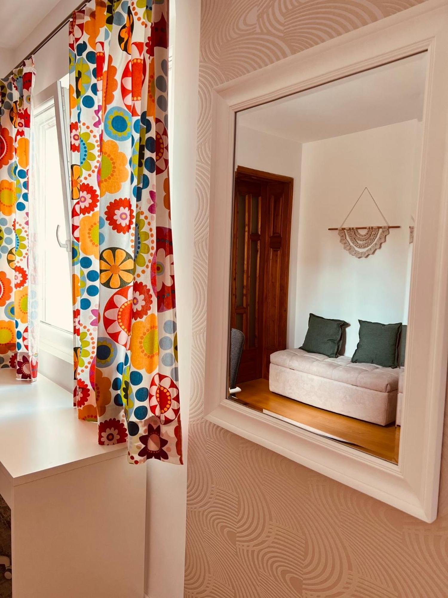 Trip'N'Hostel Chill Zone Тирана Екстер'єр фото