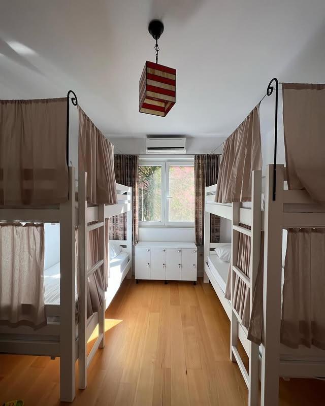 Trip'N'Hostel Chill Zone Тирана Екстер'єр фото