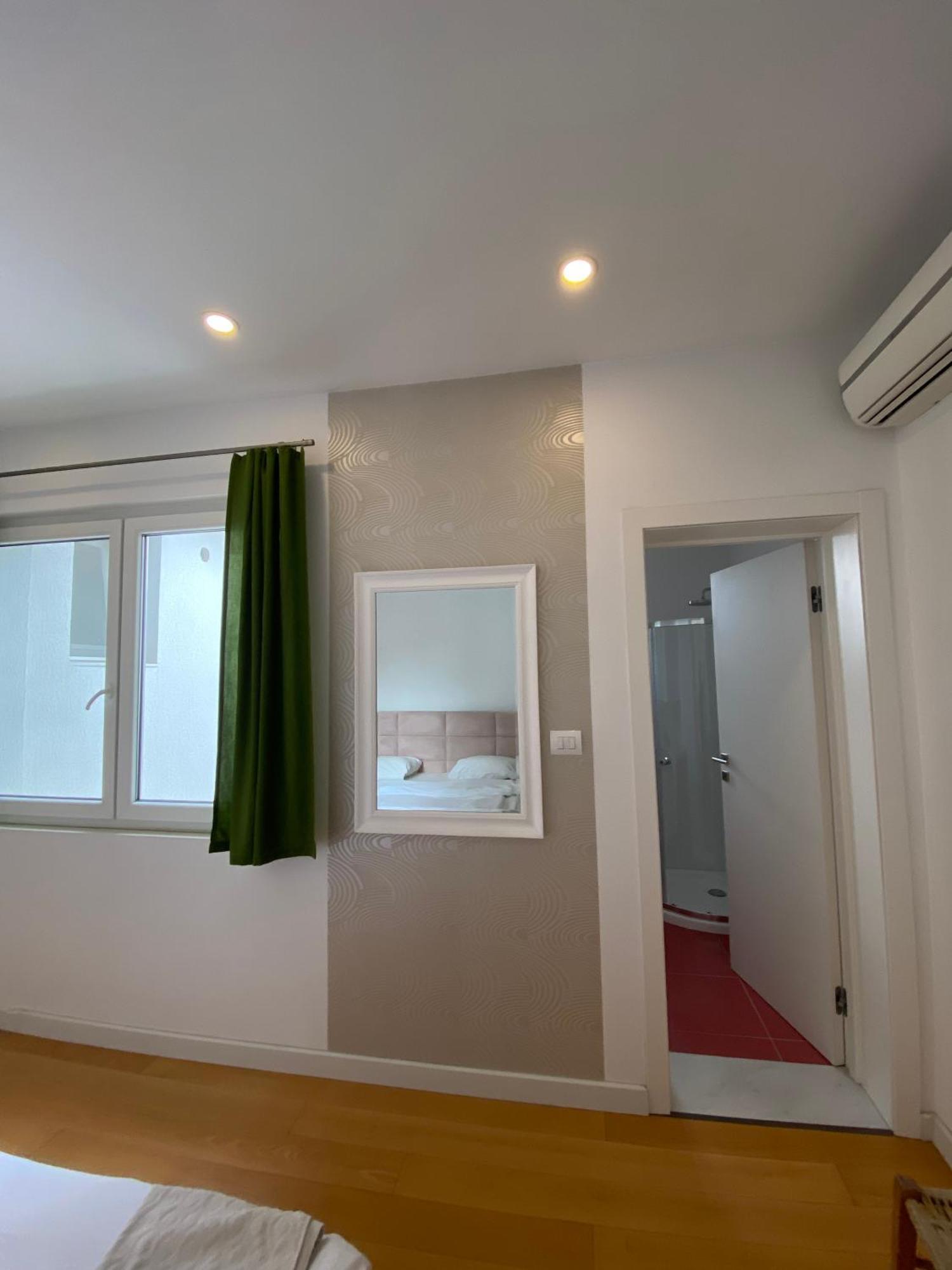 Trip'N'Hostel Chill Zone Тирана Екстер'єр фото