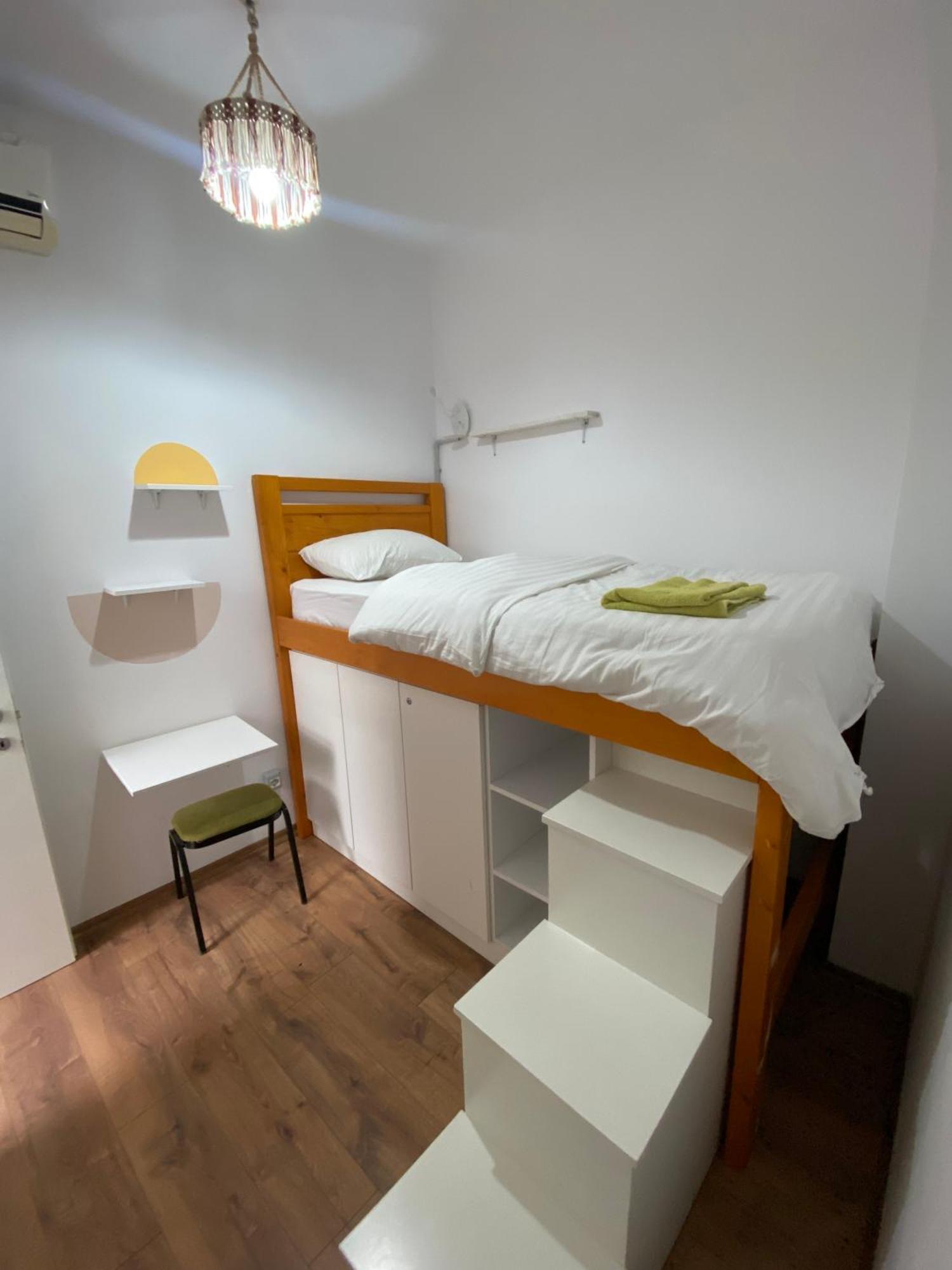 Trip'N'Hostel Chill Zone Тирана Екстер'єр фото