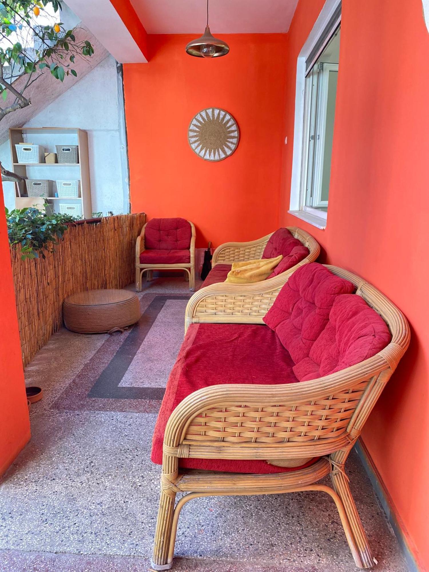 Trip'N'Hostel Chill Zone Тирана Екстер'єр фото